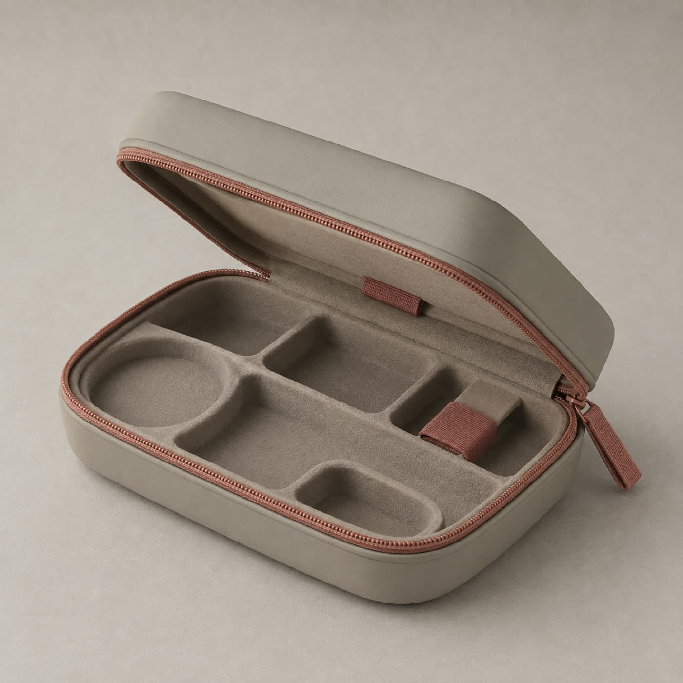Flatlay Hardshell cosmetic organiser